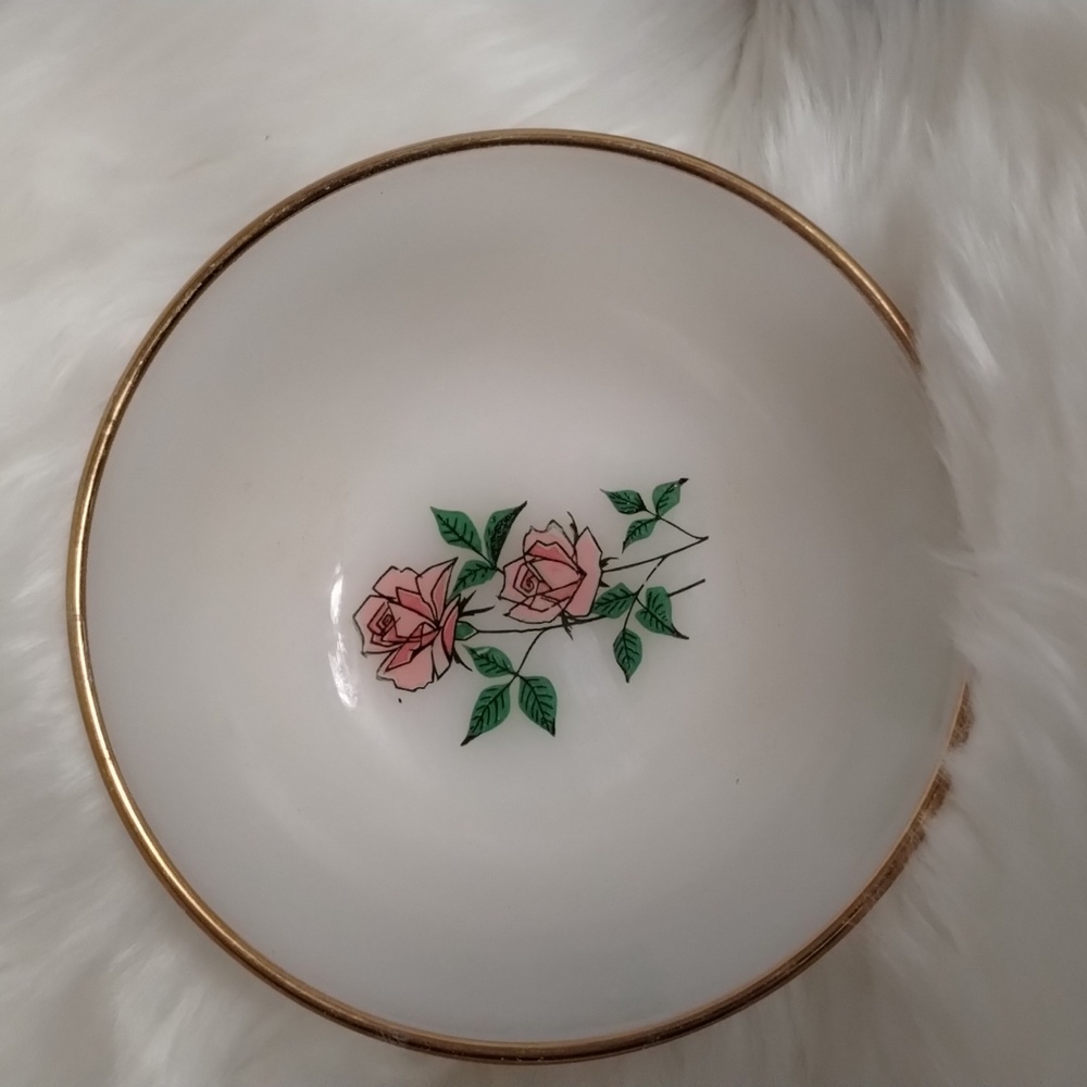 NA MC MidCentury FIRE KING Gold Rimmed Rose Ovenware Custard Bowl